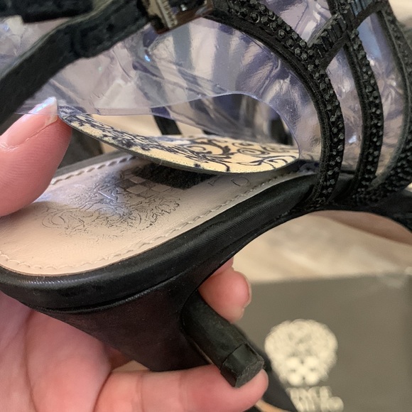 7 1/2 Vince Camuto heels - Picture 8 of 9